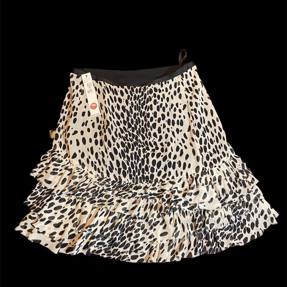 DKNYC NWT Ruffle Animal Print Skirt Size 4 Tan - Picture 2 of 8